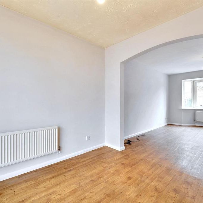 4 bedroom detached house to rent - Photo 1