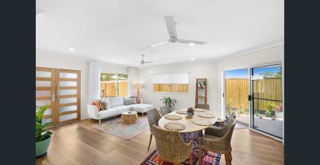 Fully furnished contemporary home 100metres from the beach. - Photo 2