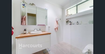 Stylish 3-Bedroom Home with Covered Entertaining & Double Garage... - Photo 2