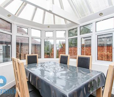 5 bed Detached House for Rent - Photo 1