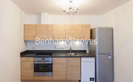 2 Bedroom flat to rent in Heritage Avenue, Colindale, NW9 - Photo 2