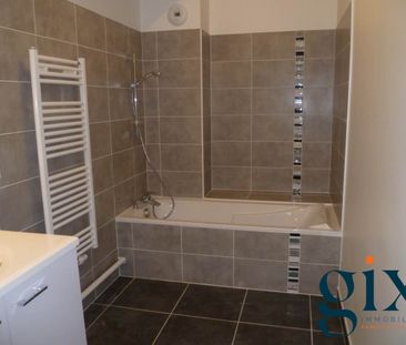 Location - SEYSSINS T3 Immeuble récent + garage - Photo 2