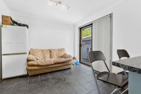 Charming 3-Bedroom Home - Convenient & Comfortable Living - Photo 2