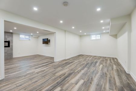 For Lease - 2175 Oneida Court, Mississauga, Ontario - Photo 5