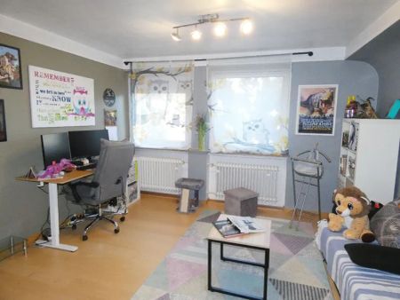 Geräumige 3-Zimmer-Wohnung mit großem Sonnenbalkon im Zweifamilienhaus - Photo 2