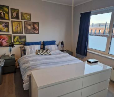 Appartement met één slaapkamer en garagebox in het centrum van Wijn... - Photo 2