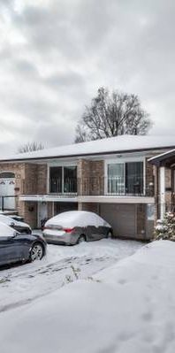 Beautiful 4-Bdrm with Private Yard in Bayview Woods-Steeles - Photo 1