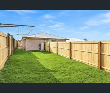 1 BEDROOM DUPLEX WITH OPEN KITCHEN LIVING WITH EASY TO MAINTAIN YARD. - Photo 5