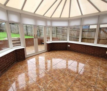 4 bedroom semi-detached house to rent - Photo 4