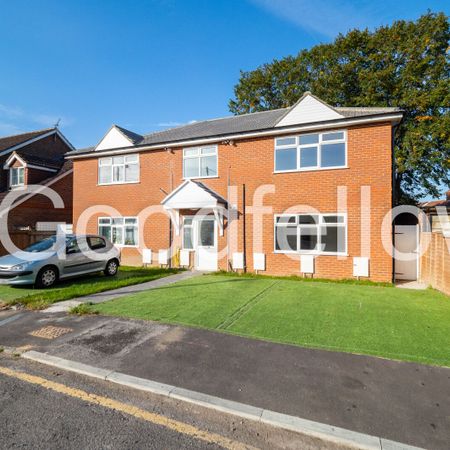 Denbigh Close, Cheam, SM1 - Photo 4