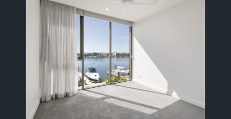 Luxury Waterfront Living with Breathtaking Views! - Photo 5