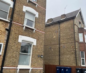 1 Bed Flat, Cumberland Park, W3 - Photo 2