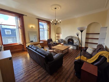3 bedroom flat to rent - Photo 2