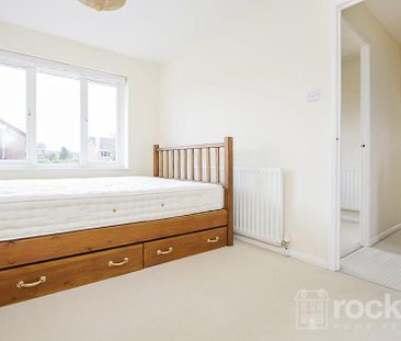 4 bedroom detached house to rent - Photo 2