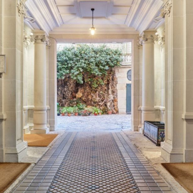 Appartement • Mairie - Photo 1