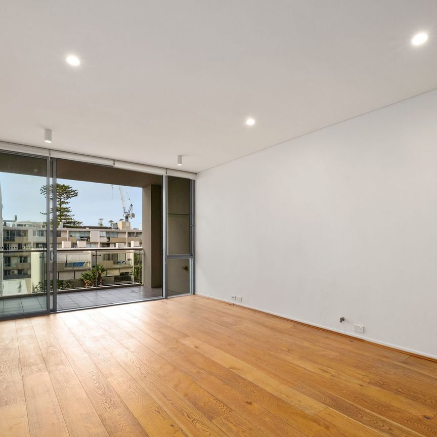 Stylish Two-Bedroom Apartment in Iconic 'Corsoleil' Building on The Corso - Photo 1