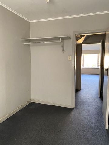 Large 3 bedroom apartment in Mt VIC - Photo 3