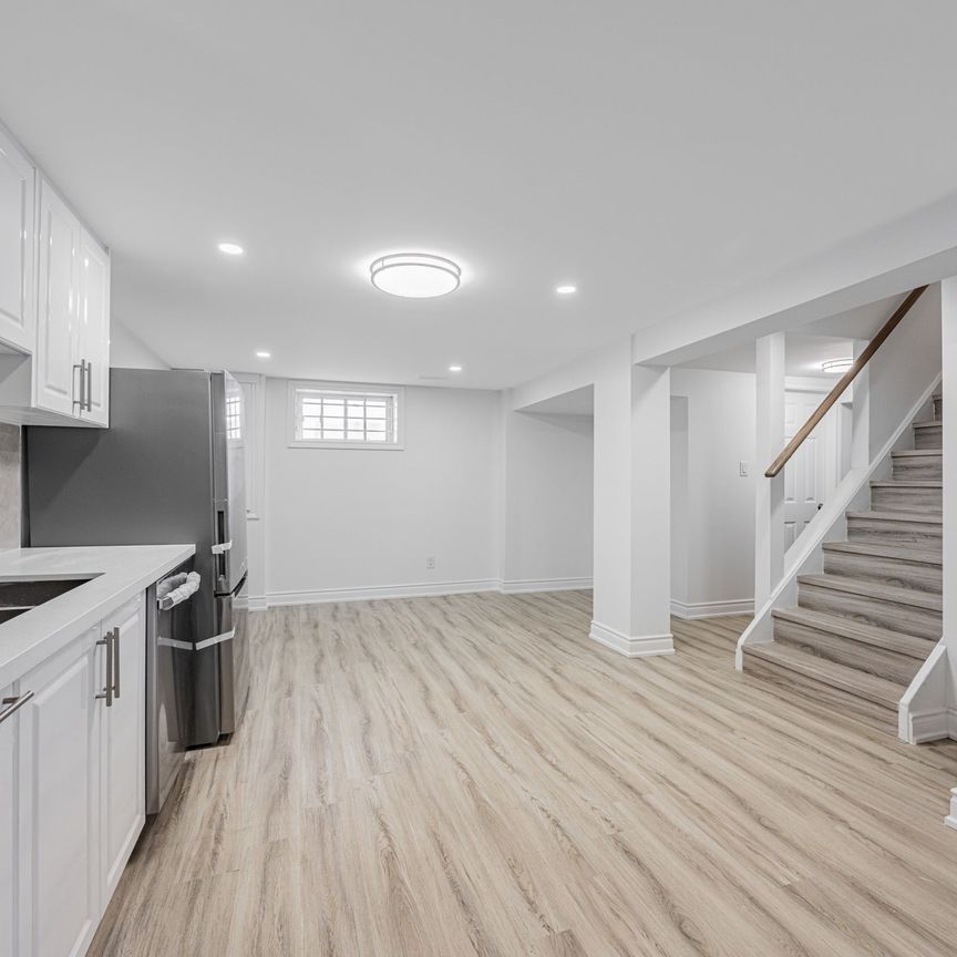 For Lease - 225 Essex- Basement unit Avenue, Richmond Hill, Ontario - Photo 1