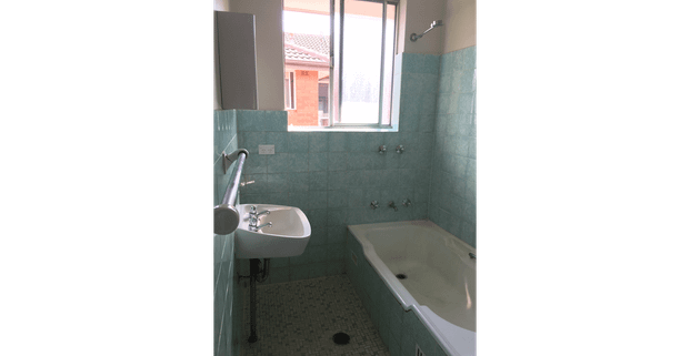 2-bedroom unit - Photo 1