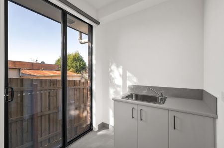2/18 Mines Road, Ringwood - Photo 4