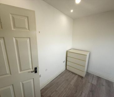 6 bedroom terraced house to rent - Photo 3