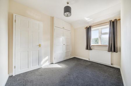 3 bedroom semi-detached house to rent - Photo 3