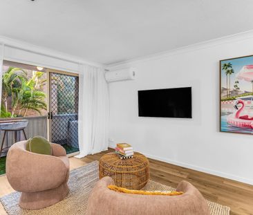 Stylishly Renovated & Steps from the Best of Palm Beach - Photo 4