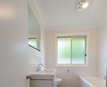 Private 3 bedroom home - Photo 2