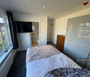 1 bedroom in a house share to rent - Photo 4