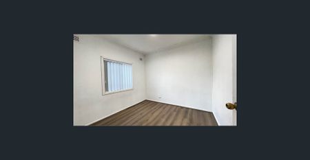 3 Bedroom family home - LIVERPOOL - Photo 2