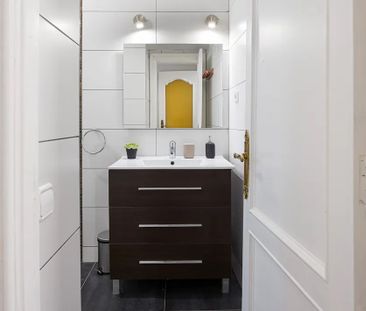 Calle de Cavanilles, Madrid, Community of Madrid 28007 - Photo 4