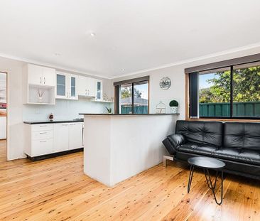 Single Level Residence in Prime Location! - Photo 2