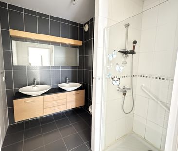 Location Appartement 3 pièces 67m² LA ROCHE SUR YON 85000 - Photo 5