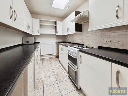 Ferry Road, Hockley, SS5 6NA - Photo 2