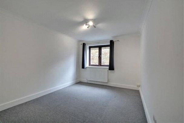 2 bedroom penthouse to rent - Photo 1