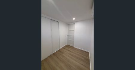 Beautifully renovated & ready to impress - Photo 2