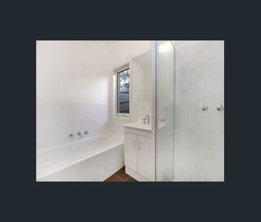 Style and Sophistication - Photo 2