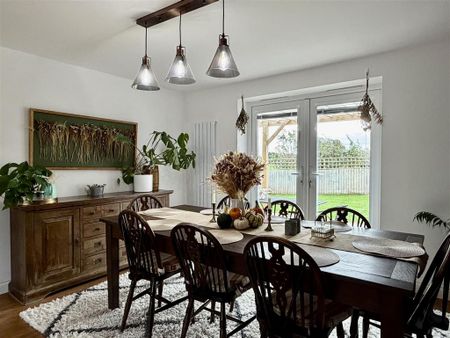 4 bedroom detached house to rent - Photo 3