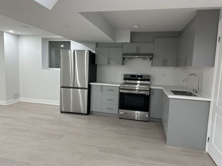 For Lease - 27 Roulette Crescent Unit# Basement, Brampton, Ontario - Photo 4