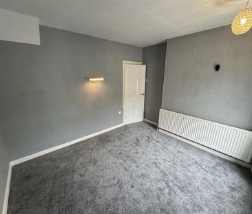 2 bedroom end of terrace house to rent - Photo 6