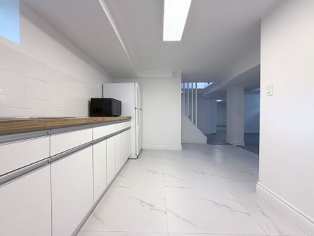 For Lease - 1227b Argreen Road, Mississauga, Ontario - Photo 5