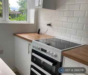 2 bedroom maisonette to rent - Photo 2