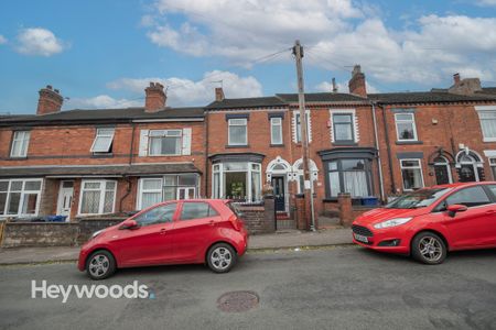 3 bed terraced house to rent in Heaton Terrace, ST5 - Photo 2