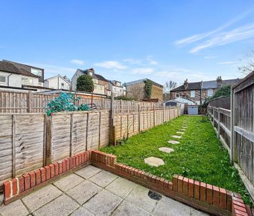 2 bedroom terraced house to rent - Photo 6