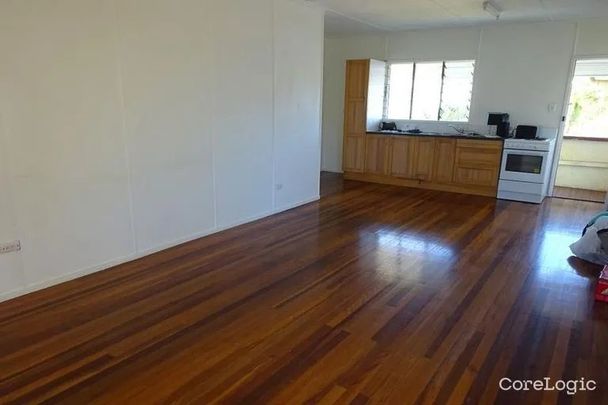 22 Main Rd, Wellington Point QLD 4160 - House For Rent | Domain - Photo 1