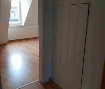 Altbauwohnung mit Flair mitten in der Stadt! - Photo 2