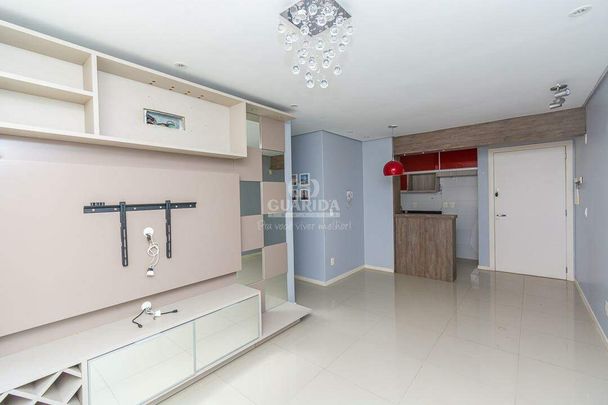 Apartamento de 2 dormitórios, com 1 vaga no bairro Menino Deus - COD: 16411 - Foto 1