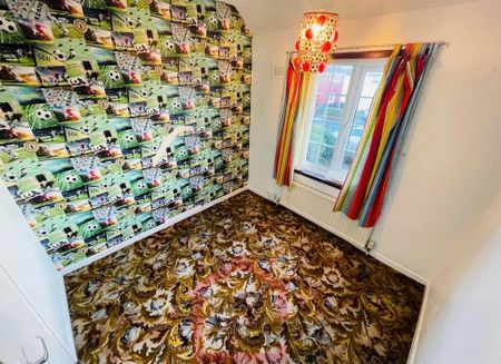 3 bedroom semi-detached house to rent - Photo 5