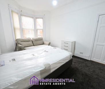 3 bedroom flat to rent - Photo 4