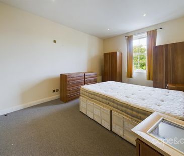 3 bedroom flat to rent - Photo 5